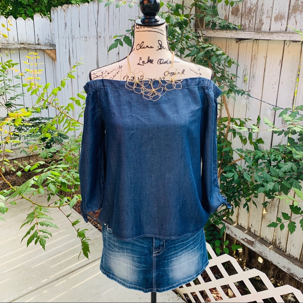 Francesca’s blouse 👚